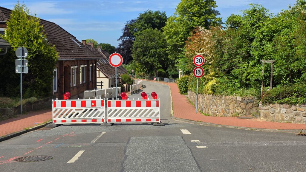 Vollsperrung der Straße Rauher Berg von Juni bis September